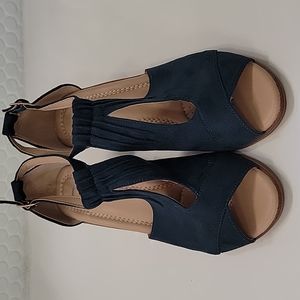 Teal suede wedge, size 7